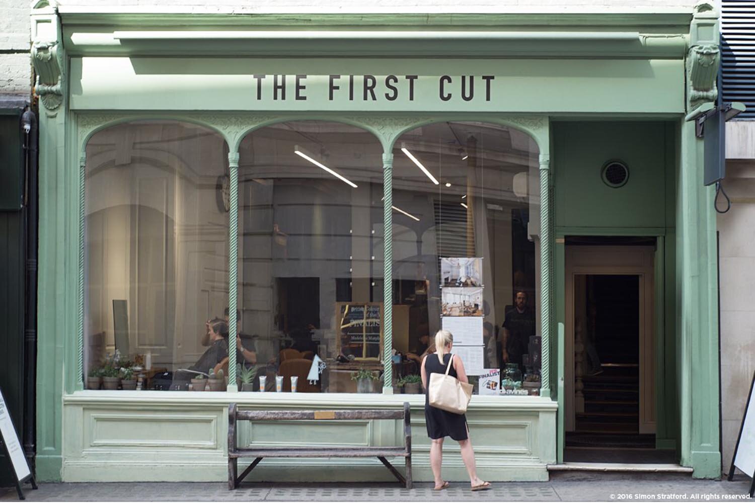 As online shopping grows it’s getting more competitive for companies. Shop Facade Mockups 2